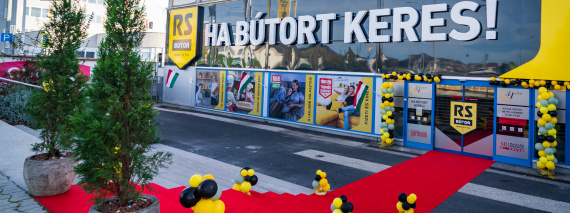 Budaörsön új áruházat nyitott az  RS Bútor
